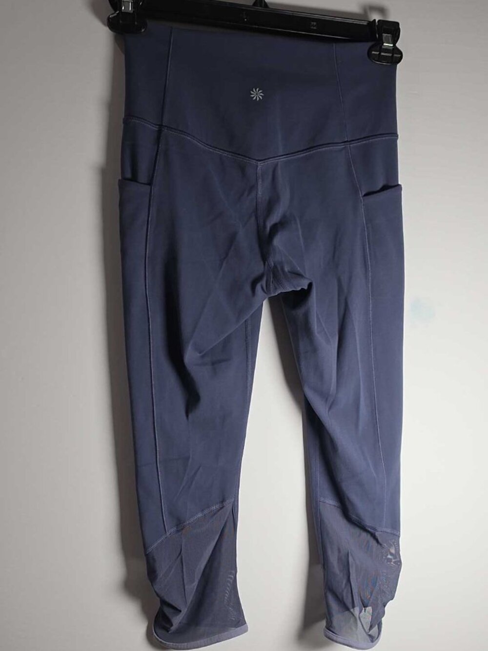 Athleta Salutation Stash Pocket Capri Leggings SMALL Blue Mesh, High Rise